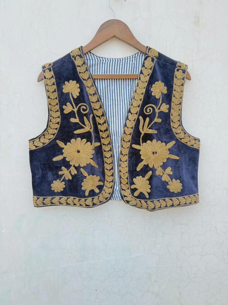 Hand-Embroidered Floral Velvet Vest – Sleeveless Boho Suzani Jacket Bohozani