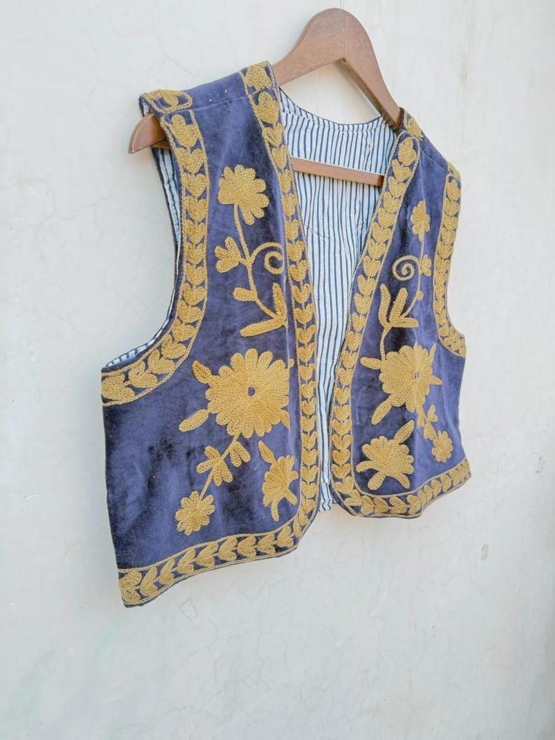 Hand-Embroidered Floral Velvet Vest – Sleeveless Boho Suzani Jacket Bohozani