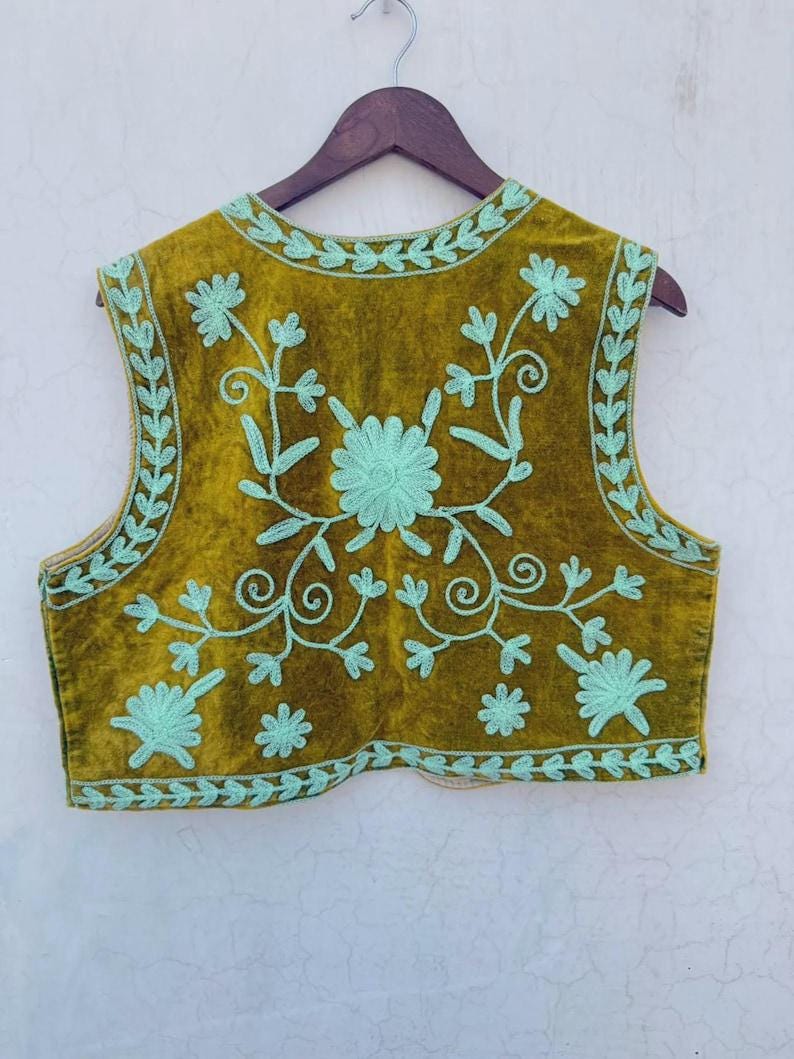 Hand-Embroidered Velvet Suzani Vest – Boho Floral Ethnic Jacket Bohozani