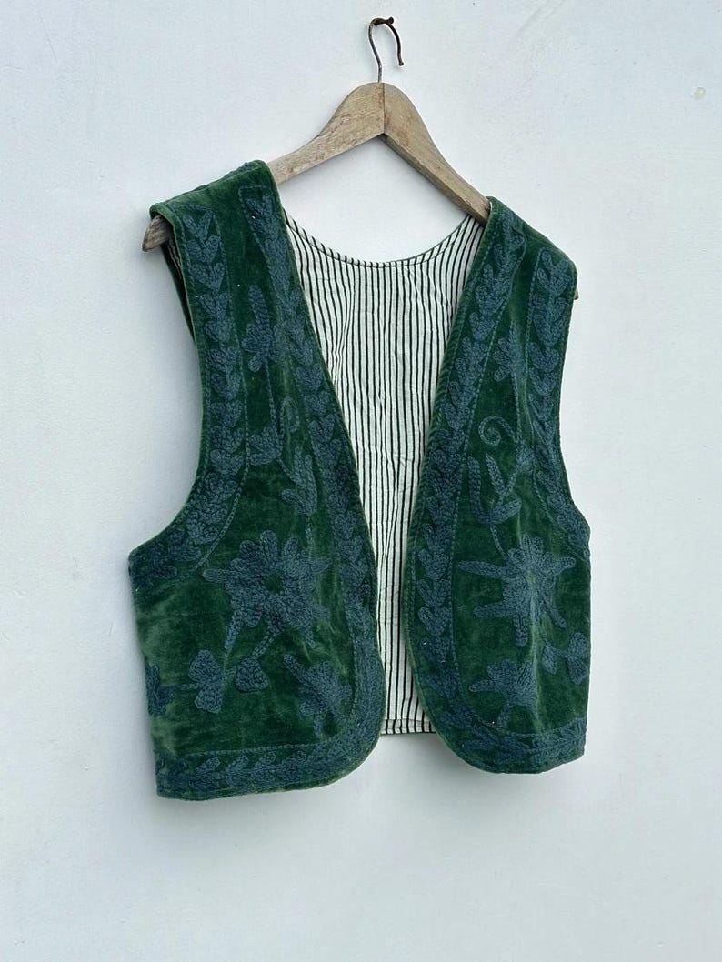 Hand-Embroidered Velvet Vest – Green Floral Suzani Sleeveless Jacket Bohozani