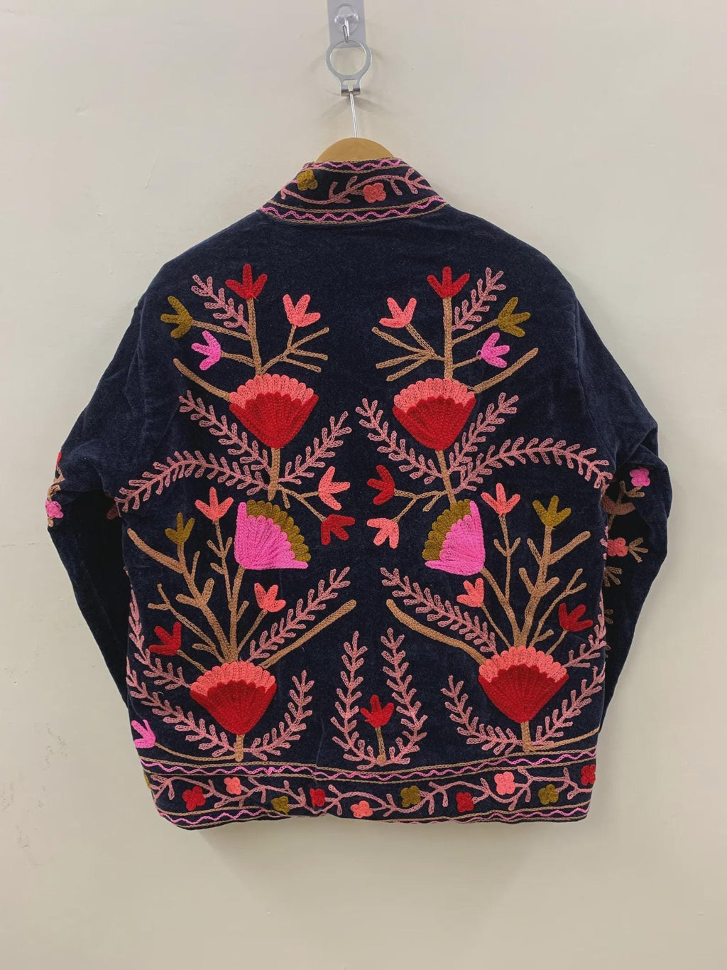 Coachella Festival Style Girl Jean Jacket, The Back is Decorated with Embroidered Rose Flower Patterns Bohozani