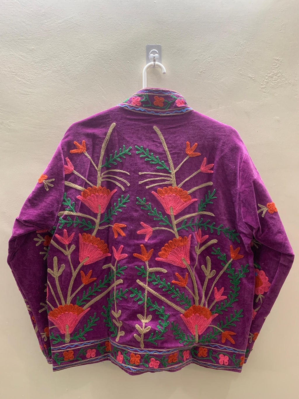 Coachella Festival Style Girl Jean Jacket, The Back is Decorated with Embroidered Rose Flower Patterns Bohozani