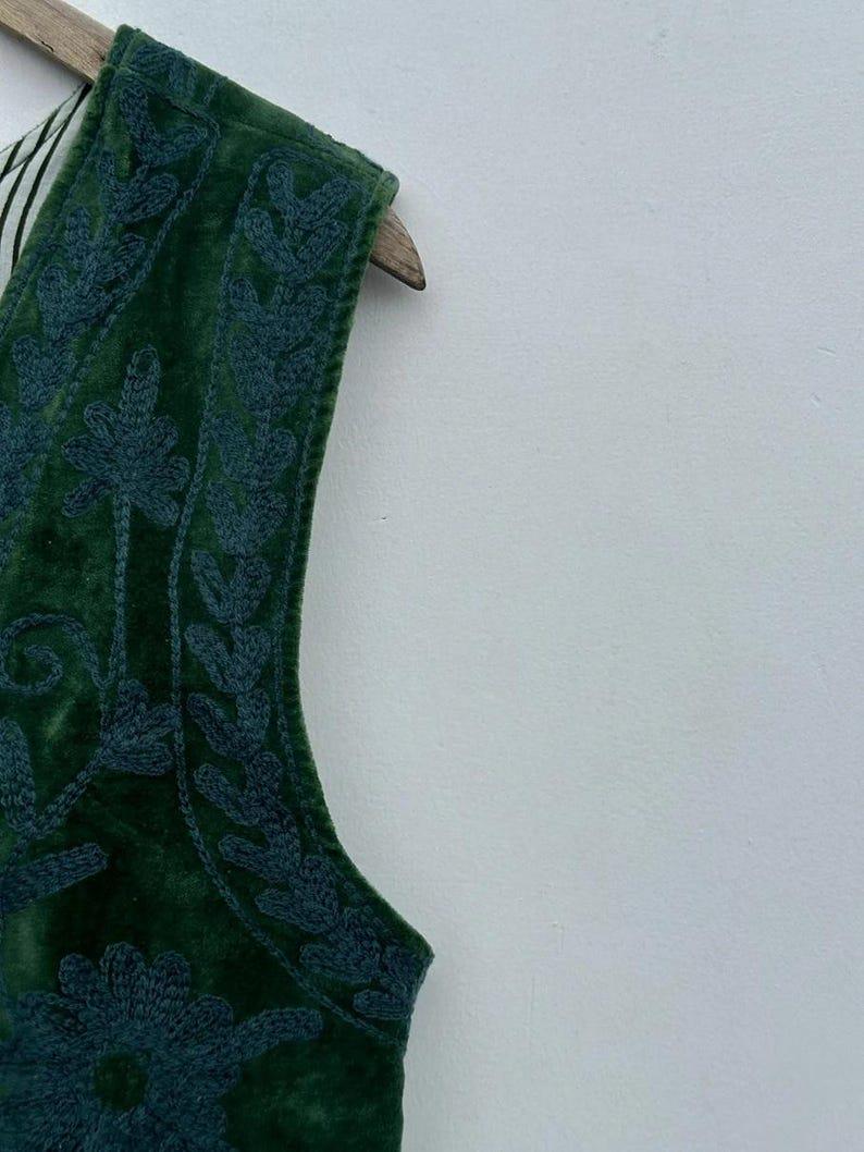 Hand-Embroidered Velvet Vest – Green Floral Suzani Sleeveless Jacket Bohozani