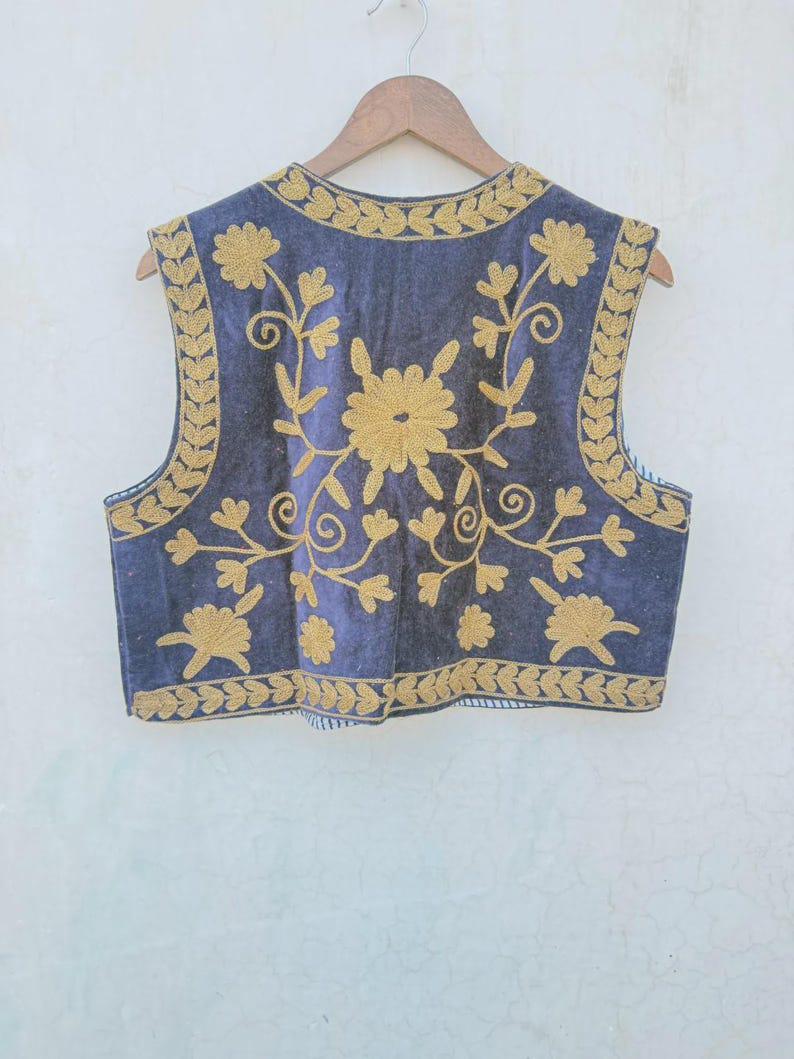 Hand-Embroidered Floral Velvet Vest – Sleeveless Boho Suzani Jacket Bohozani