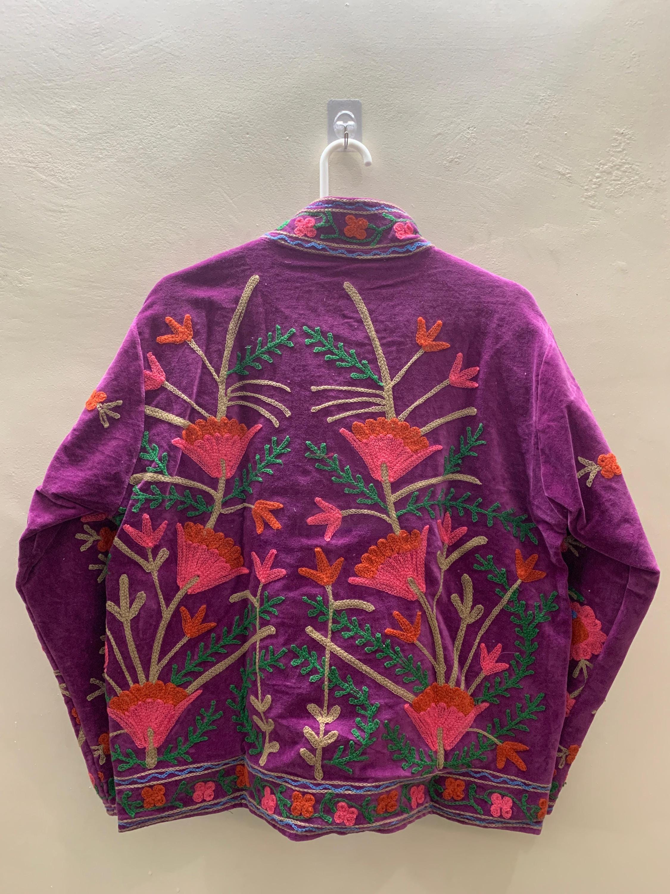 Coachella Festival Style Girl Jean Jacket, The Back is Decorated with Embroidered Rose Flower Patterns Bohozani