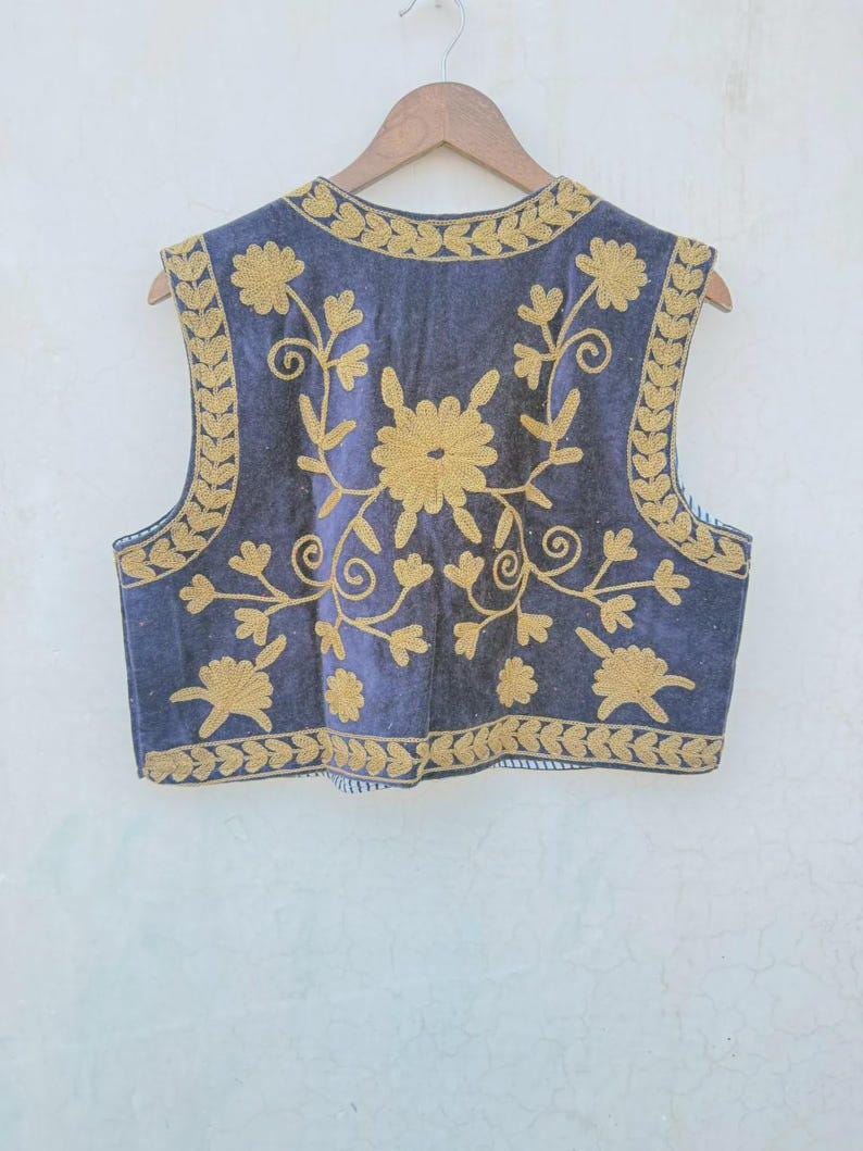 Hand-Embroidered Floral Velvet Vest – Sleeveless Boho Suzani Jacket Bohozani