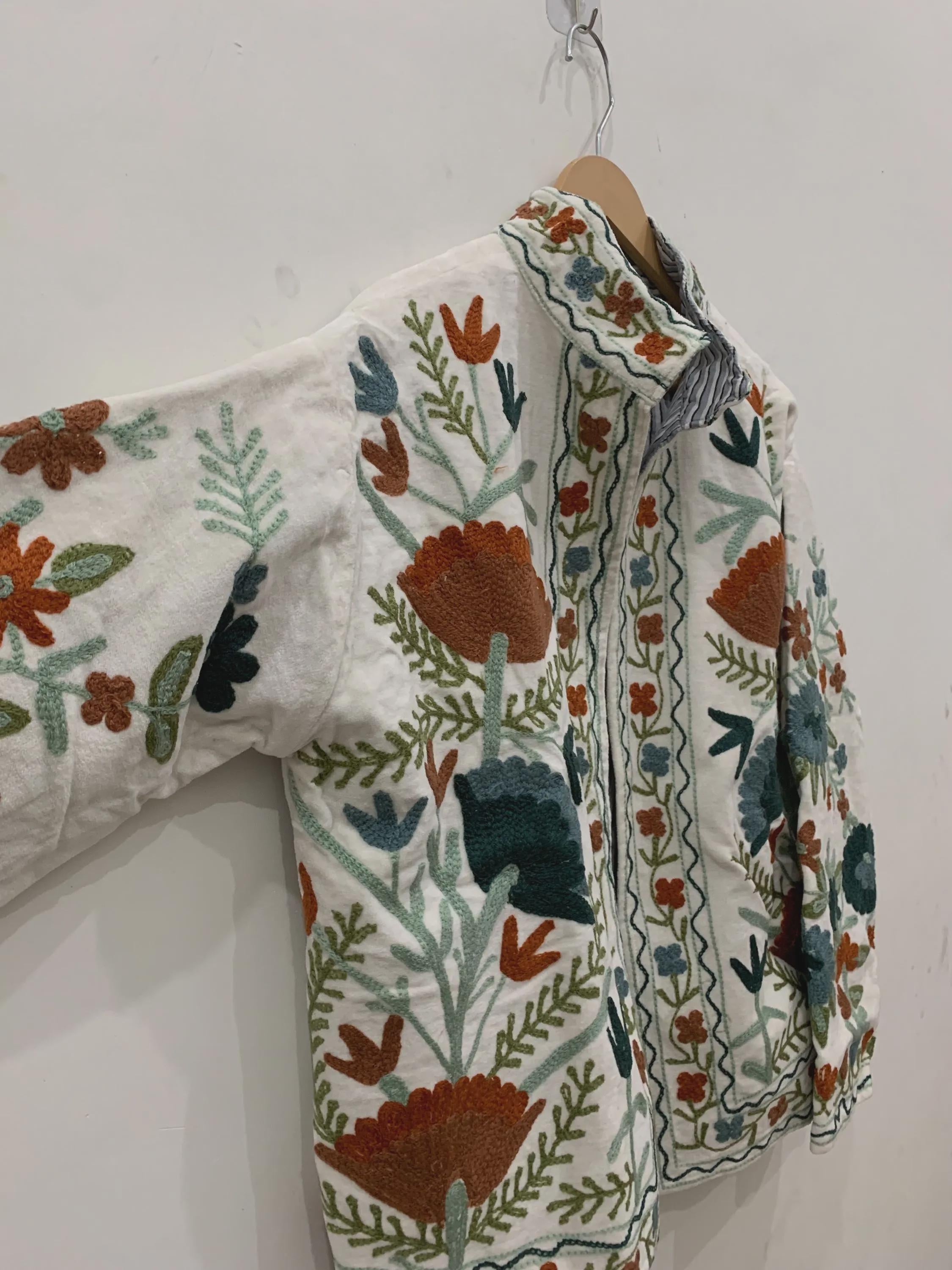 White Handmade Suzani Embroidered Cotton Jacket, Boho Kimono Robe Bohozani