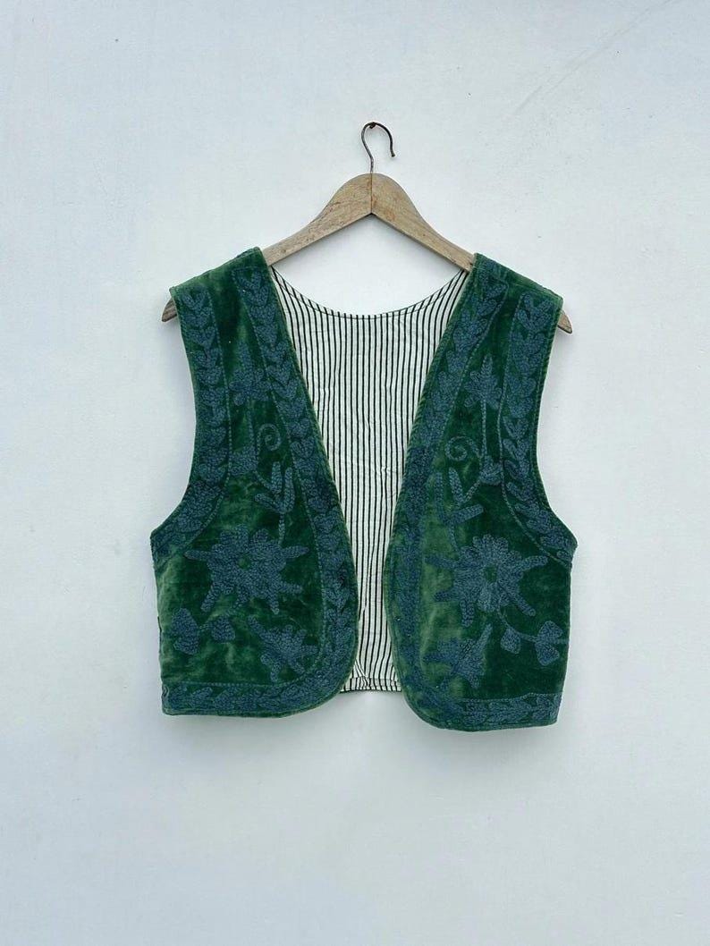 Hand-Embroidered Velvet Vest – Green Floral Suzani Sleeveless Jacket Bohozani